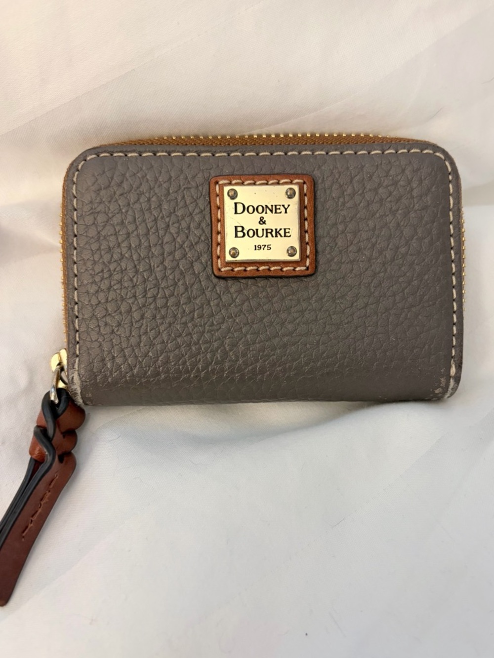 Dooney & Bourke zip card holder